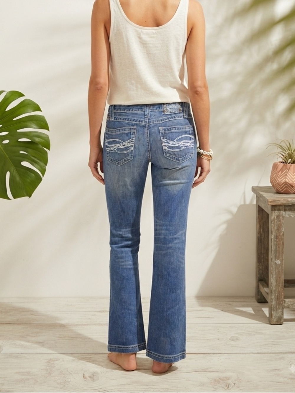 CRUEL GIRL Low Rise Slim Embroidered Pocket Bootcut Western Jeans | Medium Wash